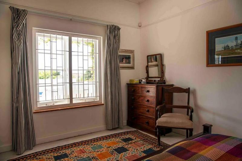 To Let 3 Bedroom Property for Rent in Signal Hill Western Cape